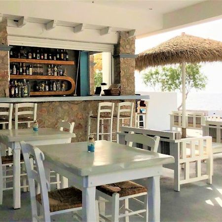 Happy Fish Rooms- Beachfront Perissa (Santorini) Exterior foto