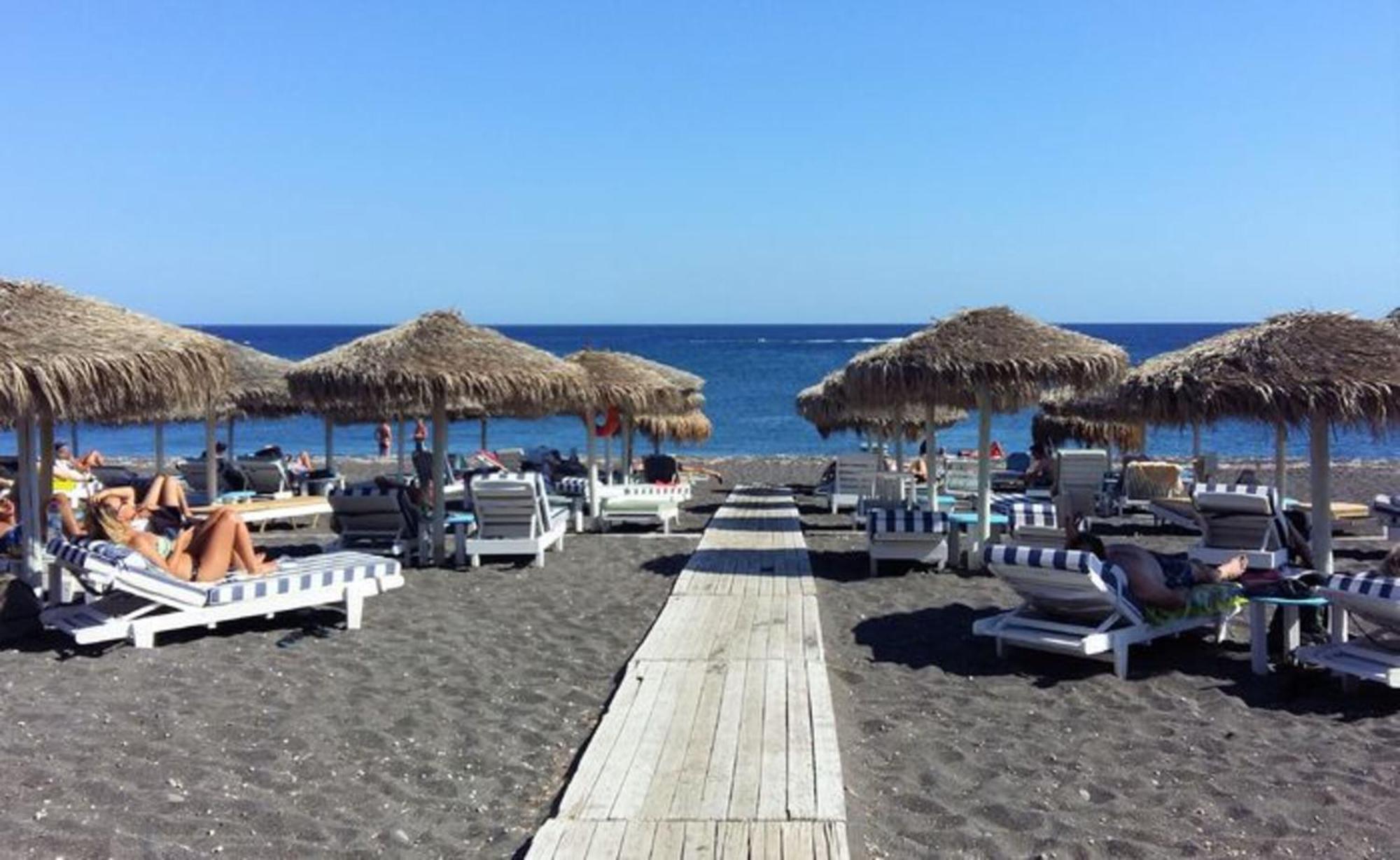 Happy Fish Rooms- Beachfront Perissa (Santorini) Exterior foto