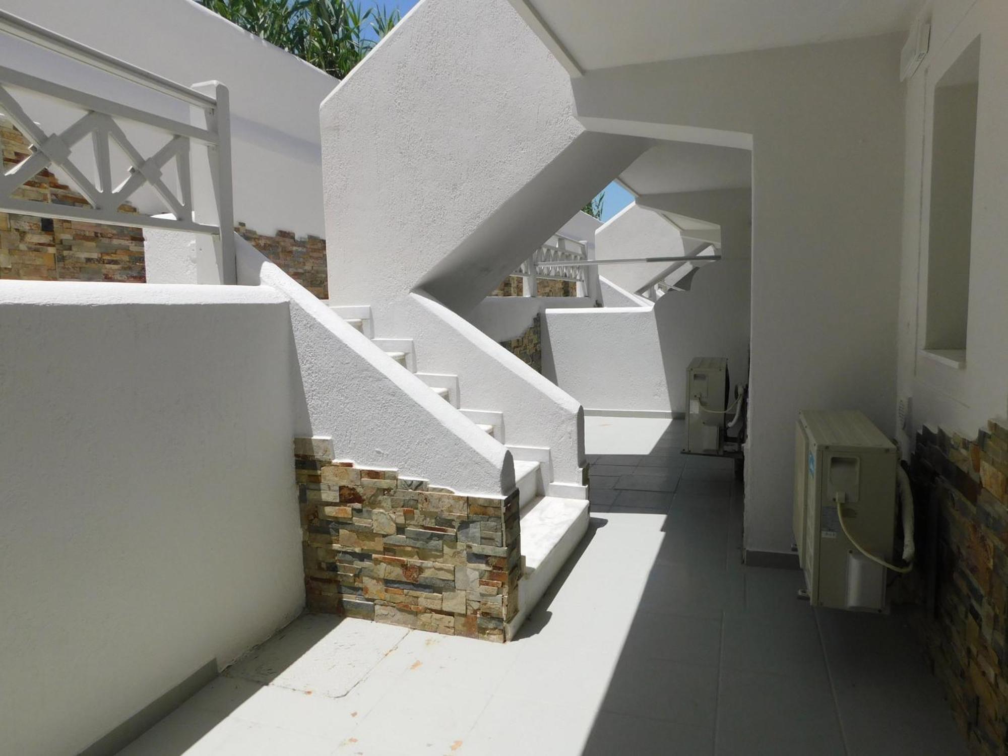 Happy Fish Rooms- Beachfront Perissa (Santorini) Exterior foto