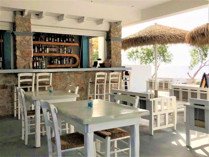 Happy Fish Rooms- Beachfront Perissa (Santorini) Exterior foto