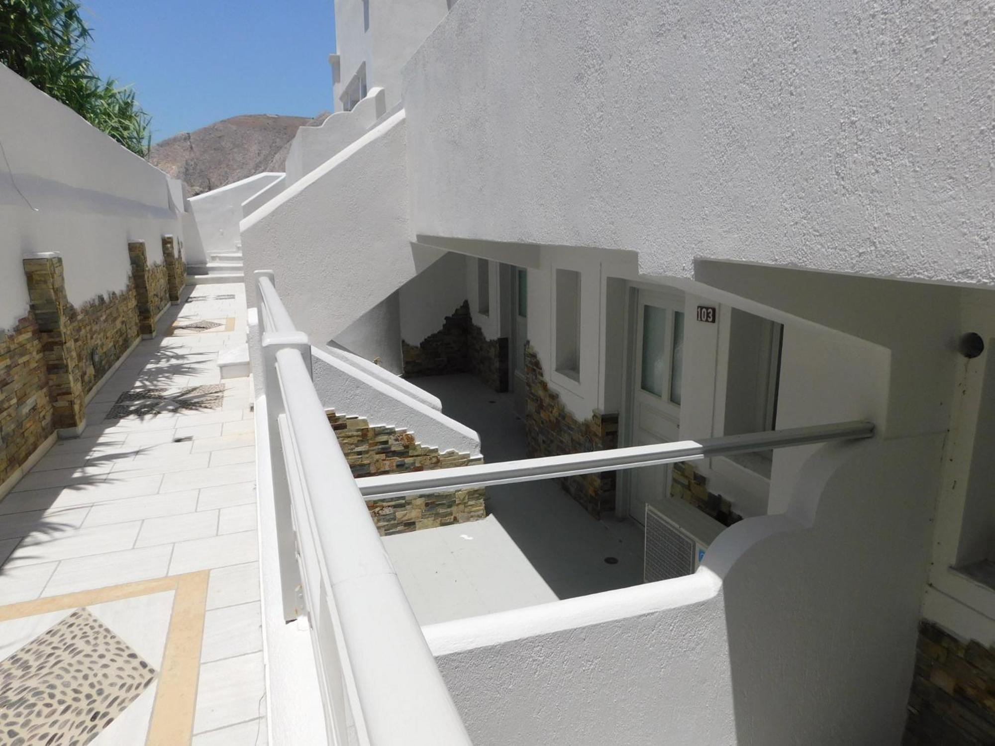 Happy Fish Rooms- Beachfront Perissa (Santorini) Exterior foto