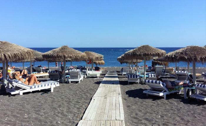 Happy Fish Rooms- Beachfront Perissa (Santorini) Exterior foto